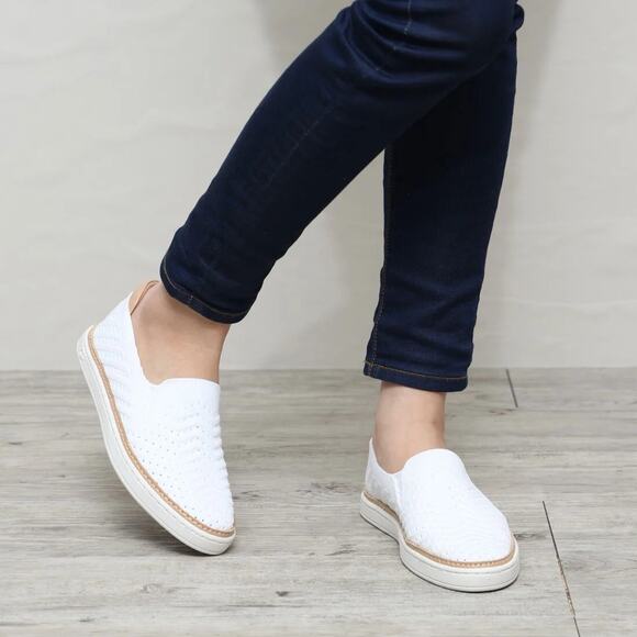 UGG Sammy Chevron Sneakers Slip On Walking Shoes White & Tan Women's Size 10 - Picture 2 of 16